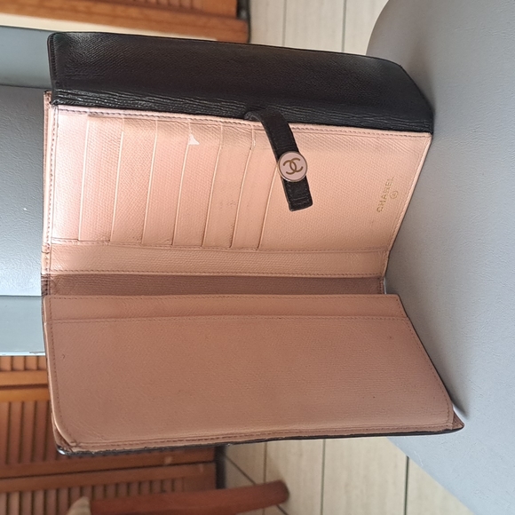 Authentic Very Pretty Vintage Chanel Wallet Calfskin Italy - Picture 2 of 8